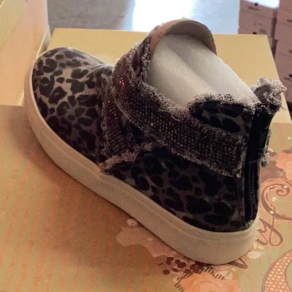 Very G Flora gray leopard - Picture 2 of 3